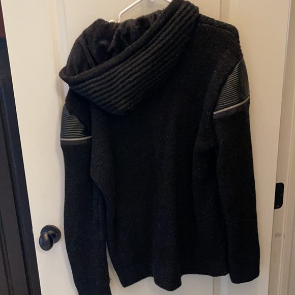 Leather patch sweater - Picture 2 of 3